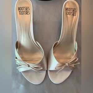Women’s Mootsies Tooties size 9.5 wedding shoes